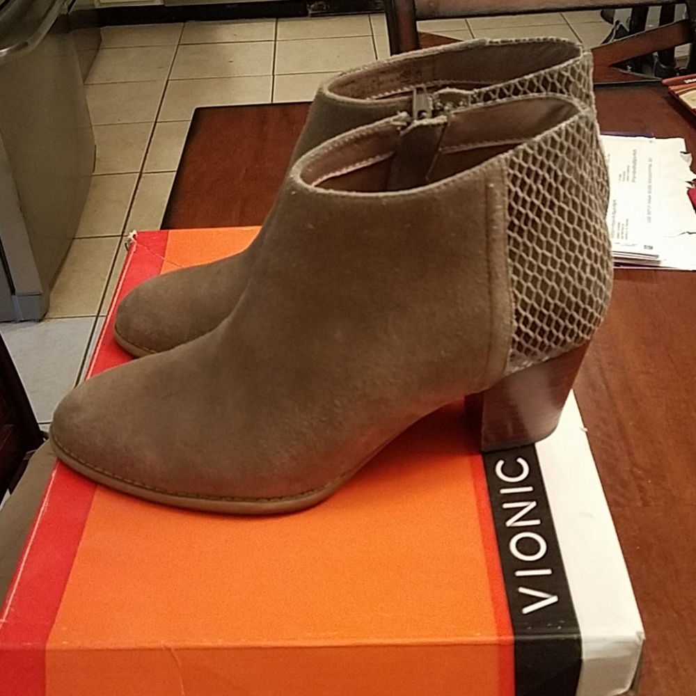 Vionic Bromley 8 Greige